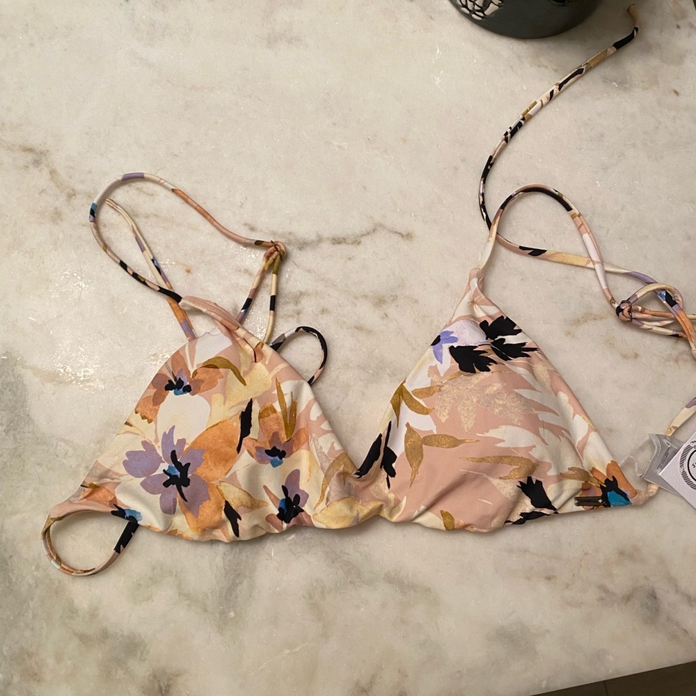 NWT O’Neill bikini top